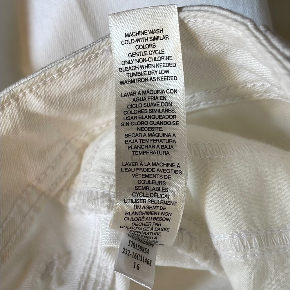 Chico's Fabulously Slimming White Slim Leg Jeans. XS/2(Chico’s 00). NWT. - Picture 6 of 10